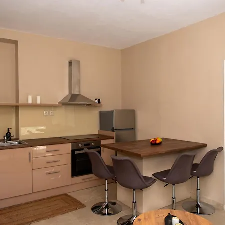 Sea Side Hill Apartman