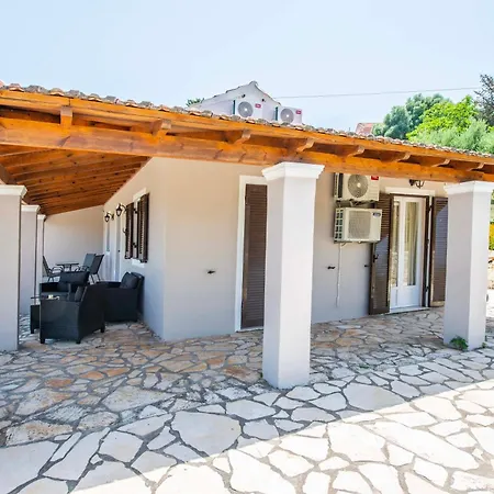 Apartament Sea Side Hill Astrakeri