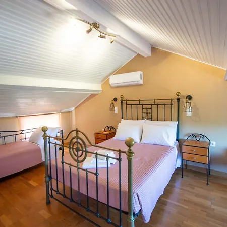 Sea Side Hill Apartment Astrakeri